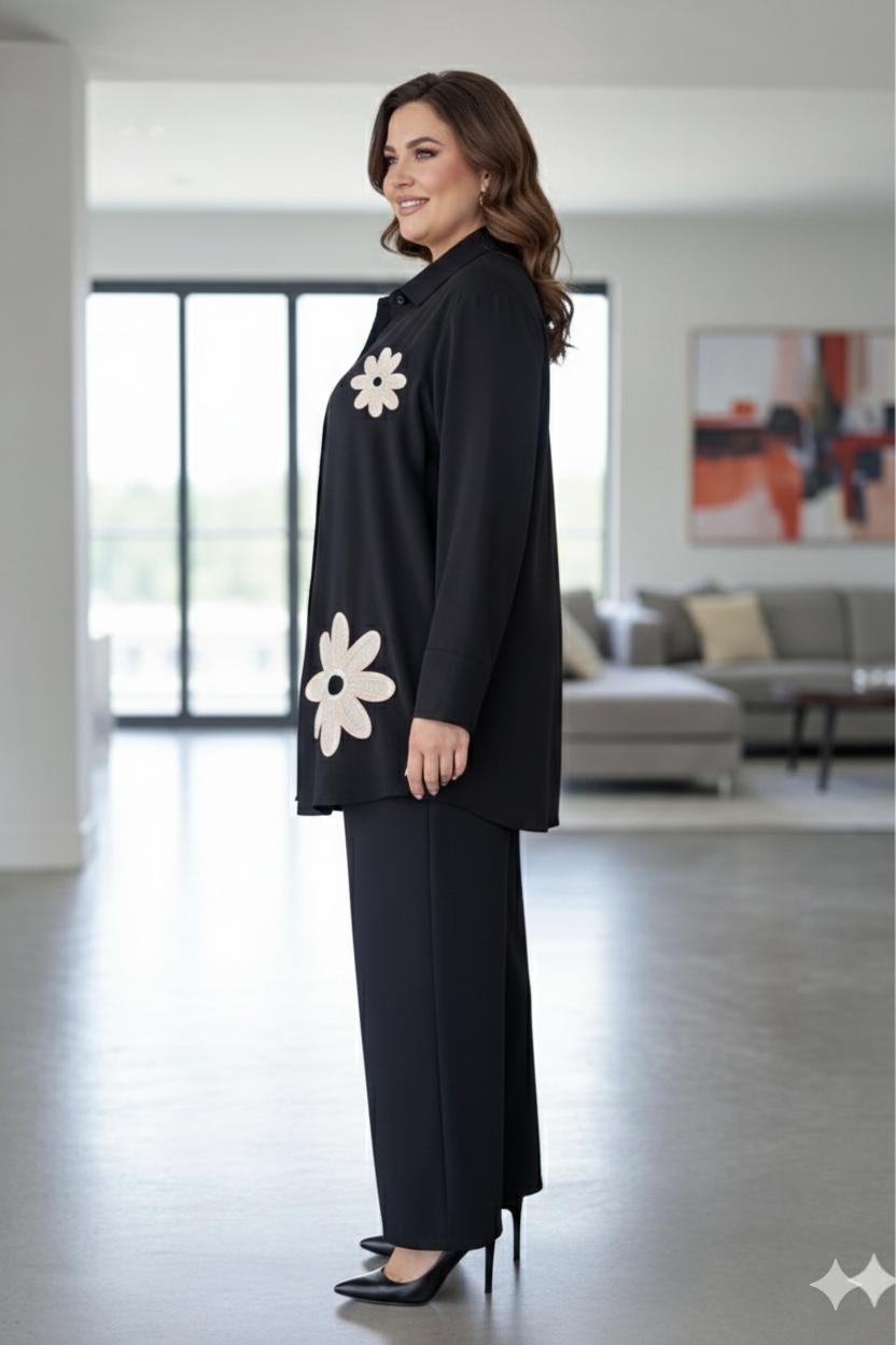 D'MAYE  Midnight Daisy Embroidered Kurta Set