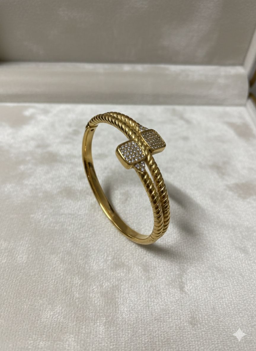D’MAYE Luxe Knot Crystal Bracelet