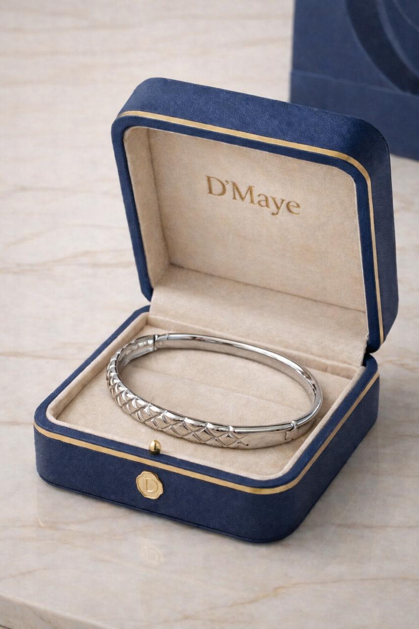 D’MAYE Quilted Silver Bangle