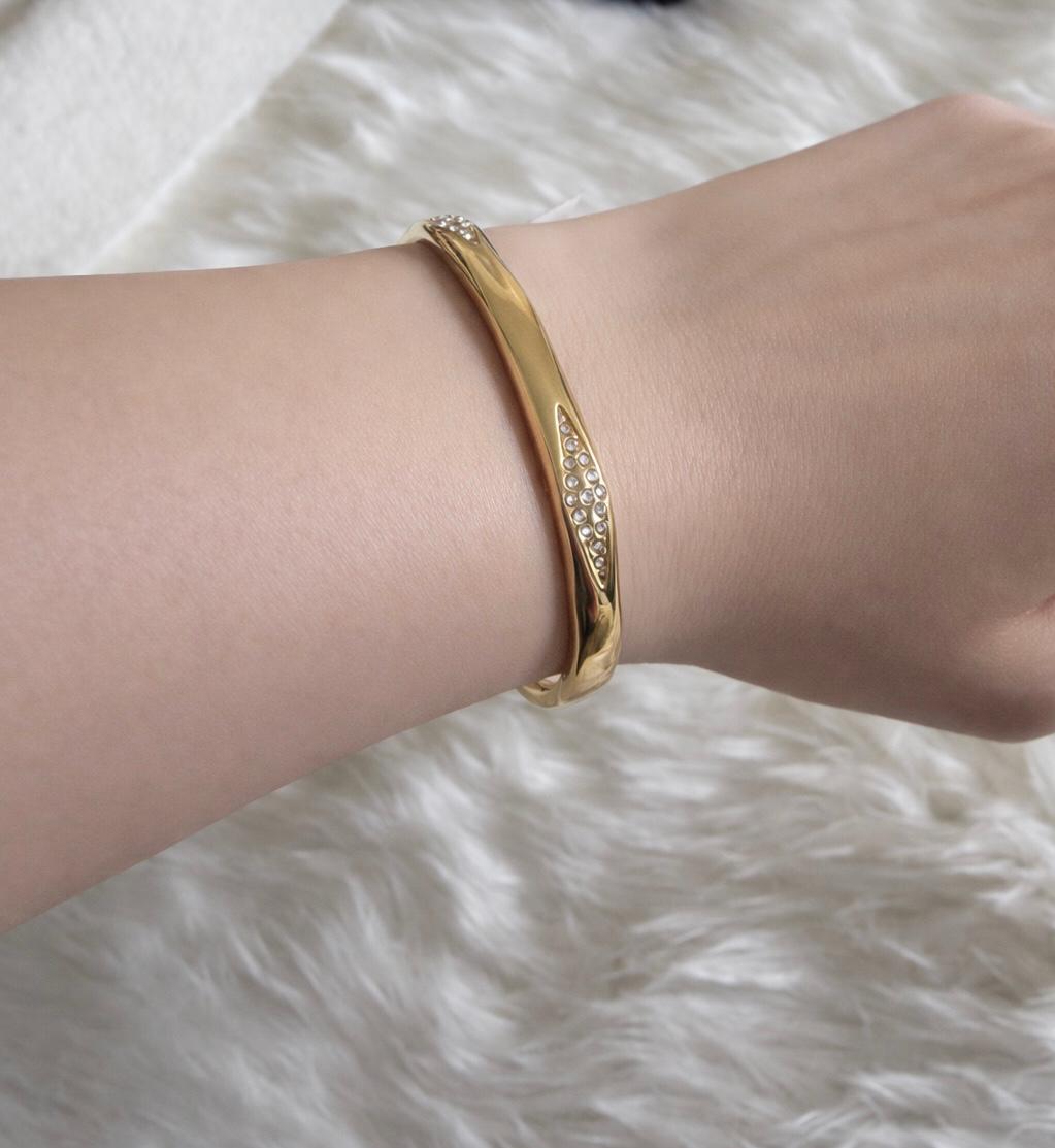 D'MAYE Elegant Gold-Tone Minimal Crystal Bracelet