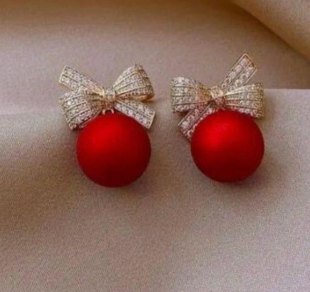 D’MAYE Premium Bow Stud Earrings