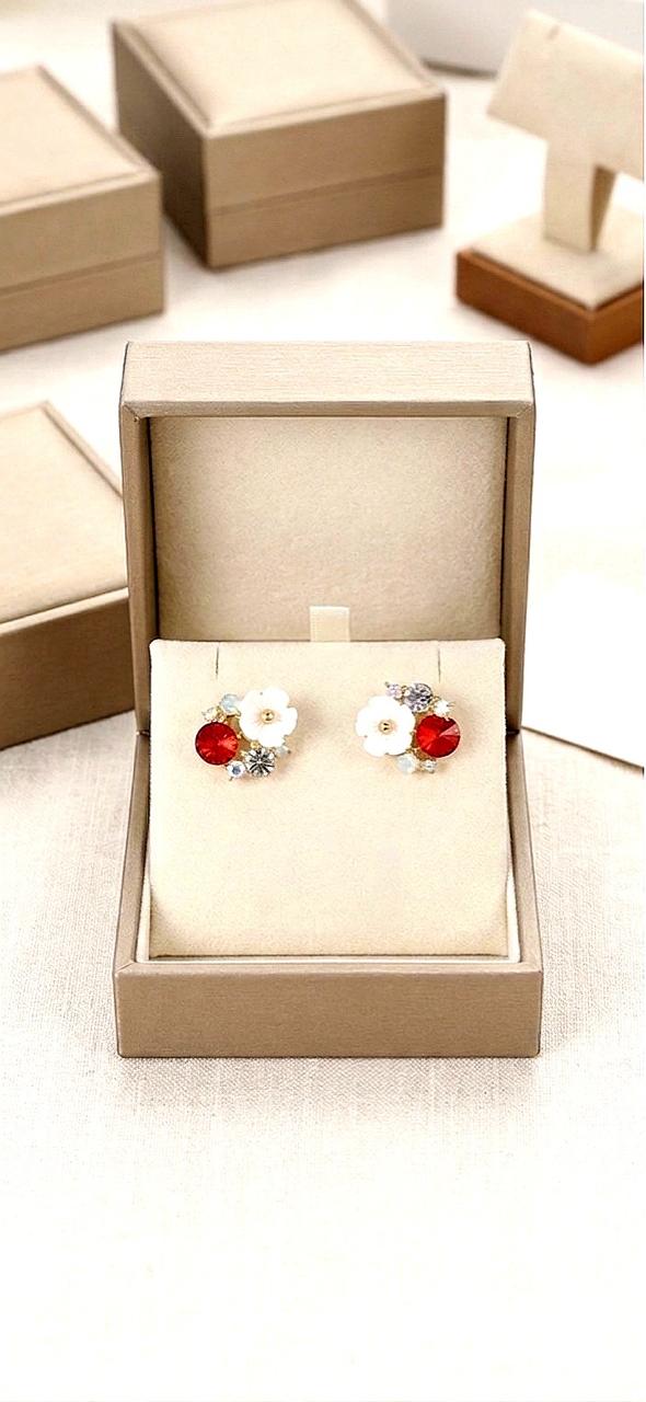 Floral Crystal Stud Earrings with Red Stone/D'MAYE