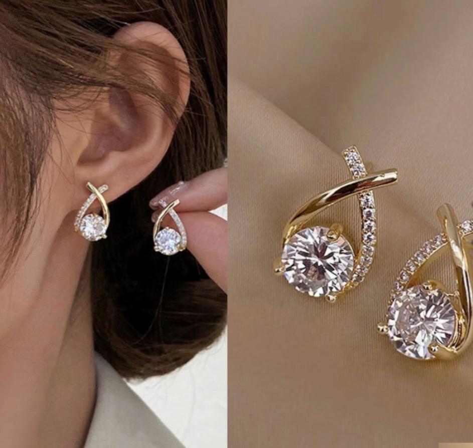 Gold Crystal Twist Drop Earrings for Women/D'MAYE