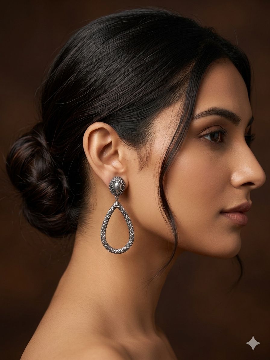 D'MAYE/Minimal Teardrop Earrings