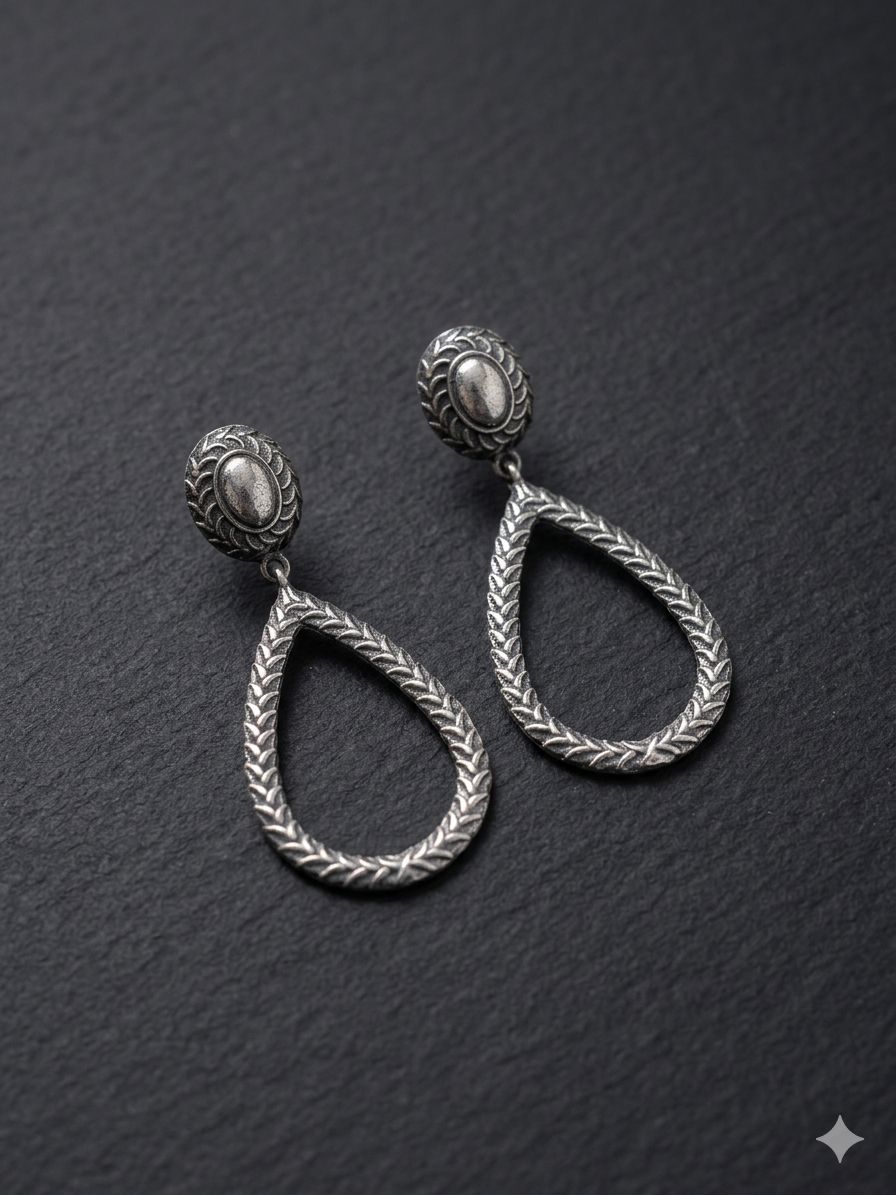 D'MAYE/Minimal Teardrop Earrings