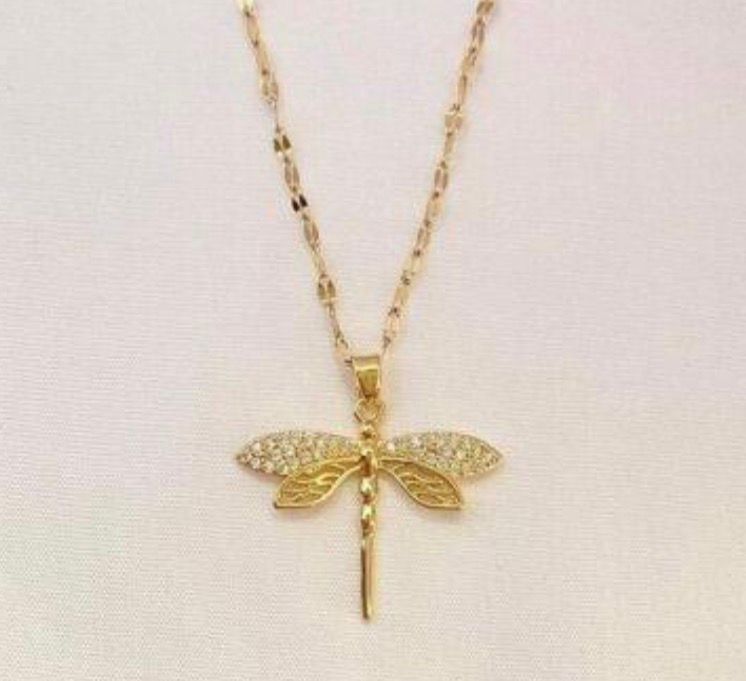 Gold Dragonfly Pendant Necklace – Anti Tarnish Elegant Chain | D’MAYE