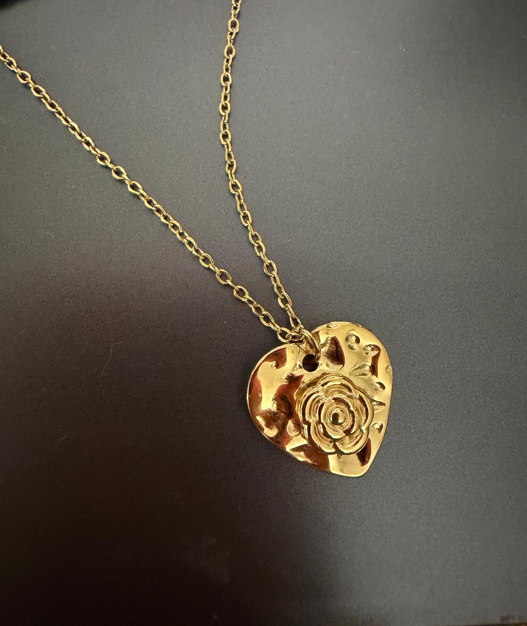 D’MAYE Gold Heart Rose Pendant Necklace
